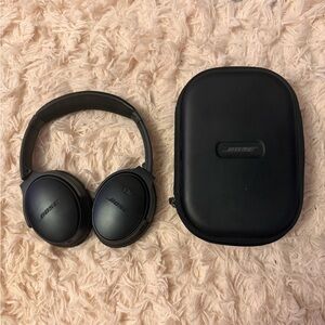 Bose Black Over-Ear Headphones with Case